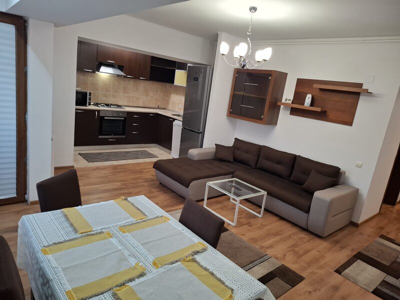 Metrou Nicolae Grigorescu, Aleea Calnau 10-16.