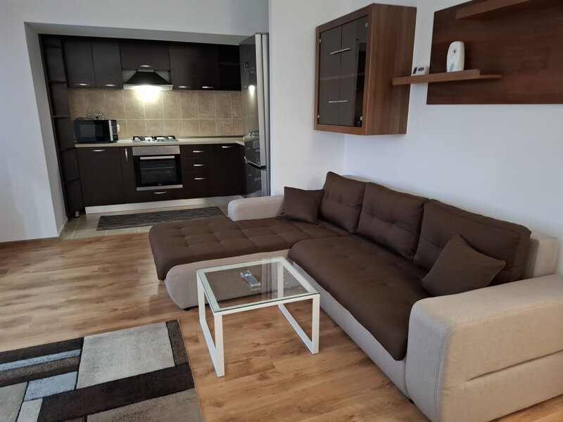 Metrou Nicolae Grigorescu, Aleea Calnau 10-16.