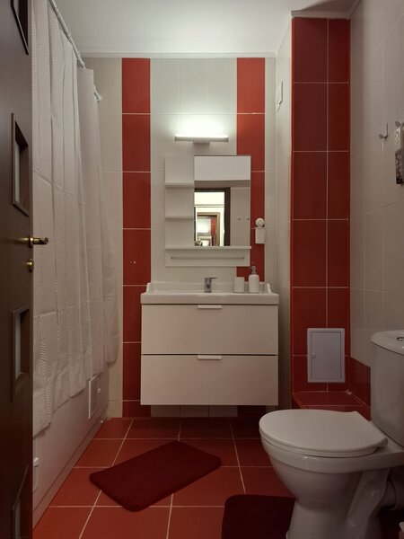 Metrou Nicolae Grigorescu, Aleea Calnau 10-16.