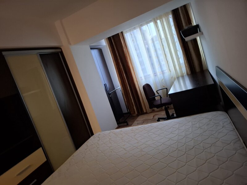 Metrou Nicolae Grigorescu, Aleea Calnau 10-16.